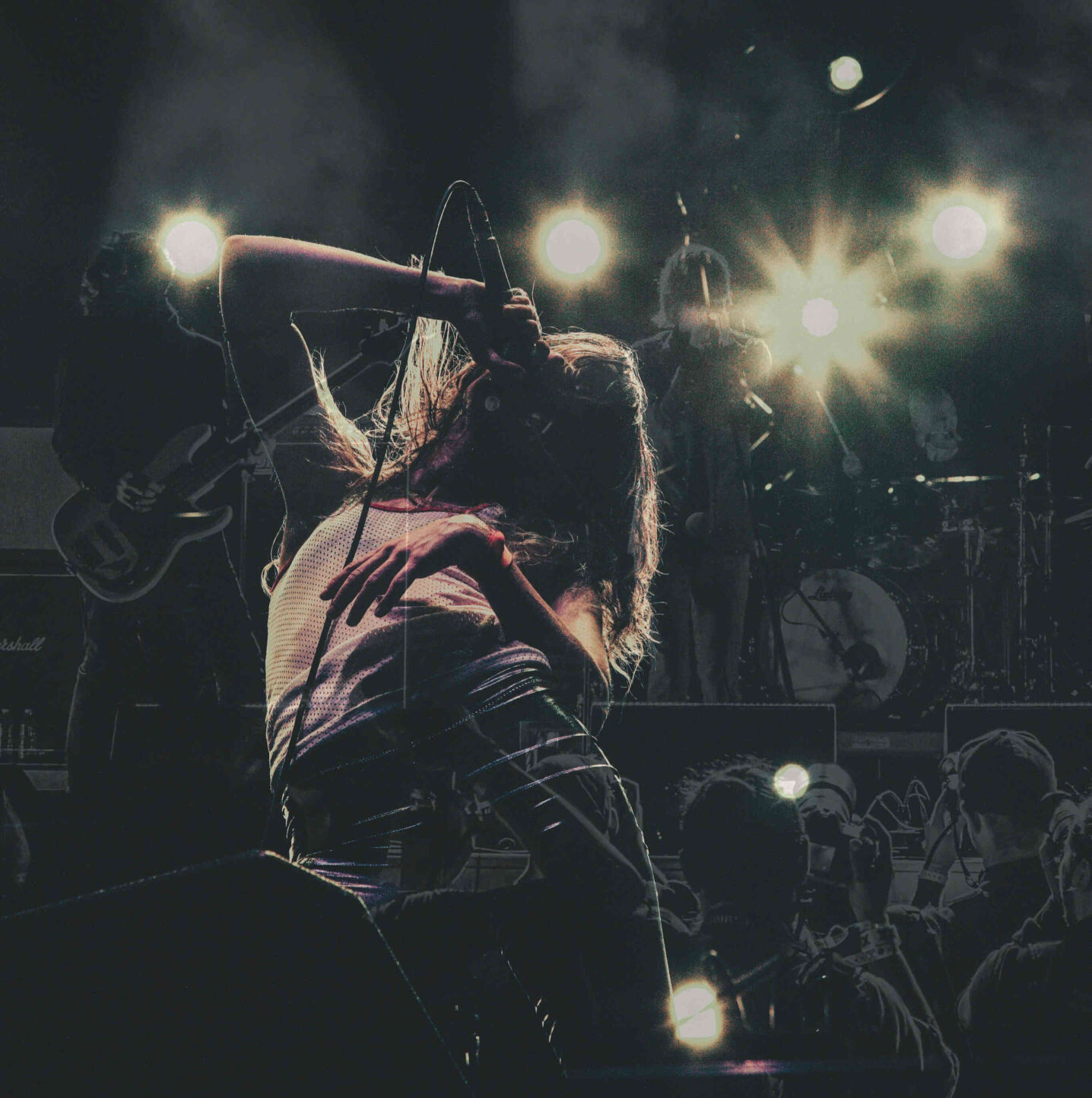 Fleetwood Mac’s Journey to Stardom: Living “Rumours”